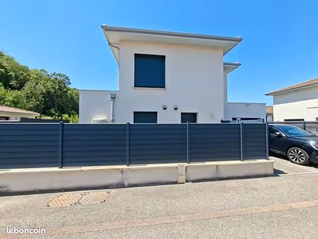 maison meublée 102 m² – 3 chambres – jardin – garage – vaulx-milieu