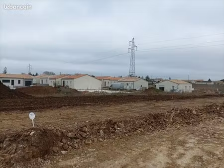 terrain 369 m² echire