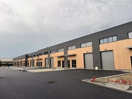 284m² à louer