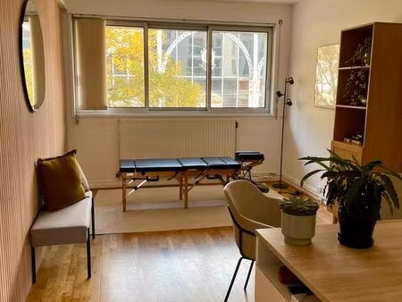location lundi et mardi - cabinet thérapeutique 17m2 - les halles grenoble
