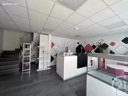 commerce 71 m²
