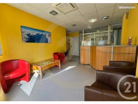 commerce 99 m²