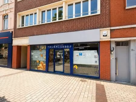 local commercial 175 m² lens