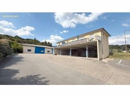 local 564 m² septeme