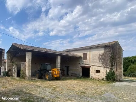 grange 1 pièce 150 m²