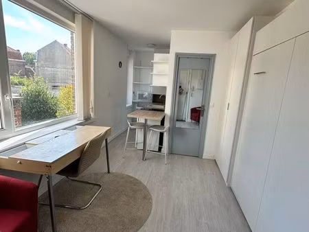 location studio meublé