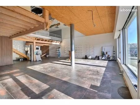 local commercial - 257m² - forte visibilité - challes-les-eaux