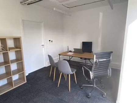 local bureau 17m² vannes