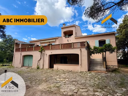 maison de 290 m2 sur 1200 m2 de terrain dans un secteur recherché d’orange
