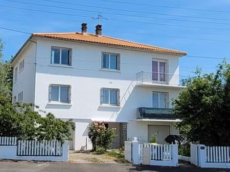 immeuble de deux grands appartements
