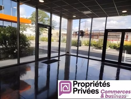 local bureaux 600 m²