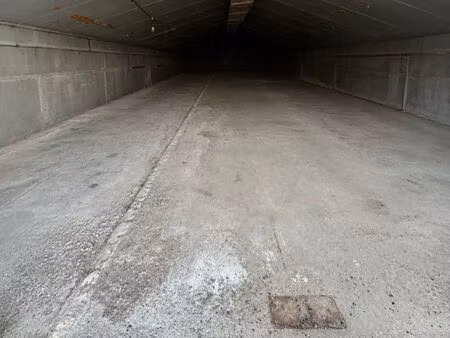 à louer – entrepôt de stockage