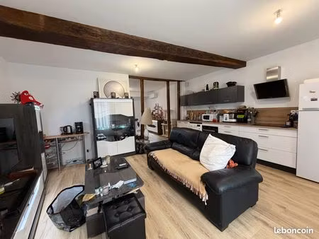 appartement rénover plein centre ville de château-gontier