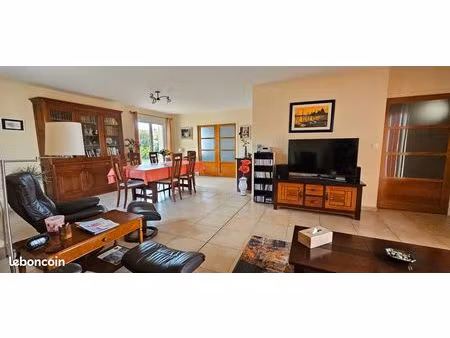 maison 6 pièces 145 m²