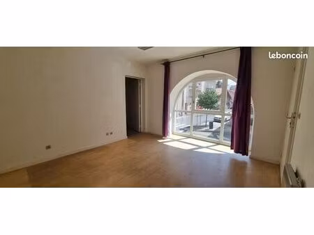 local commercial 221 m²
