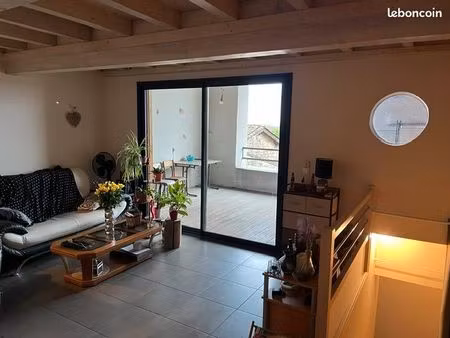 maison de village terrasse parking