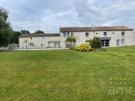 longère 11 pièces 400 m²