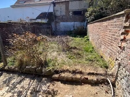 grande maison ?  avec jardin privatif ?  2 grandes chambres ?