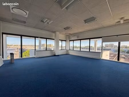 service bureaux 127 m²