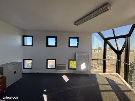 service bureaux 86 m²