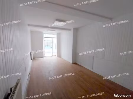 bureau 33 m²