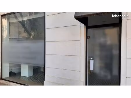 local commercial 44m² – boulevard raspail  avignon