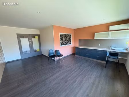 bureau / local professionnel roaix climatisé accès pmr
