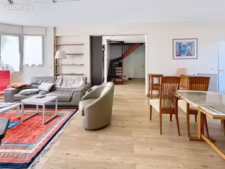 propriété 6 pièces 179 m²