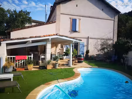 maison 5 pièces 180 m²