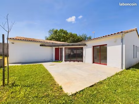l'océan à portée d'escapade : cette villa se trouve à seulement 1 heure des plages