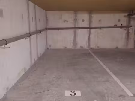 parking 15 m² escalquens