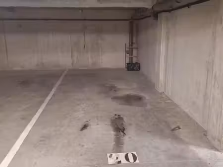 parking 17 m² escalquens
