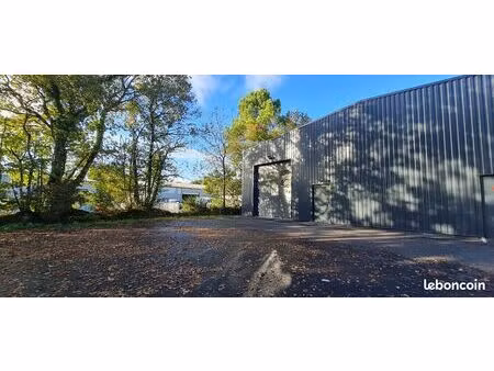 local 100 m² auray