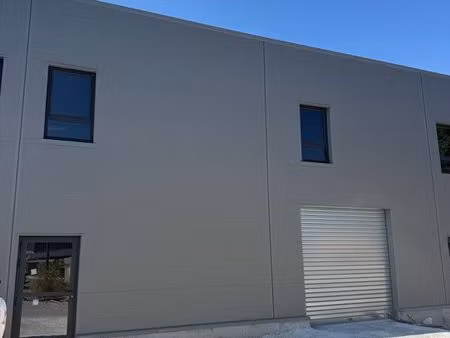 local d’activité / commercial / entrepôt neuf – 197 m²