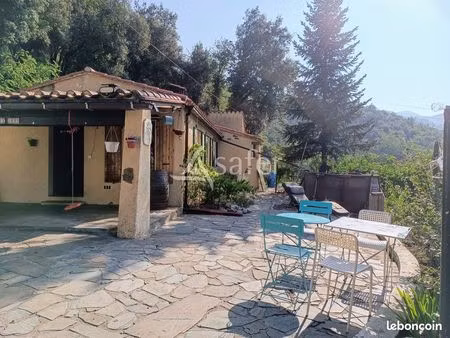 propriété 3 pièces 80 m²
