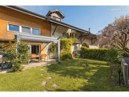 maison de village  270m2  avec jardin