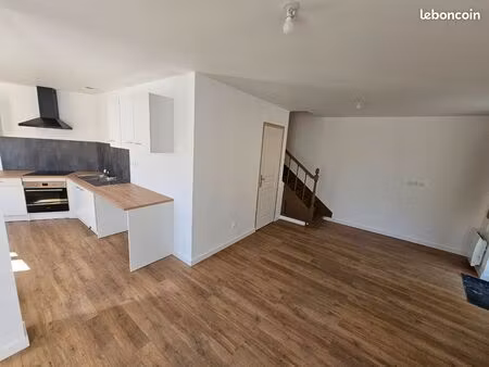 t3 entièrement renové avec terrasse