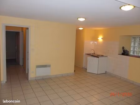 t3 de plain-pied pied au cœur du bourg