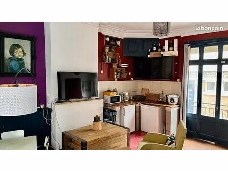 studio meublé  120 m de la plage