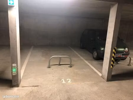 garage / place de parking