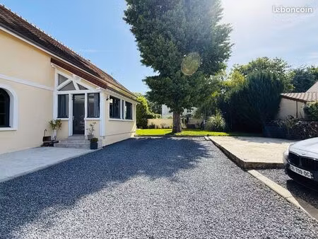 maison 8 pièces 226 m2