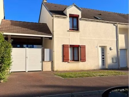 maison familiale 4 chambres au calme vue golf de bussy