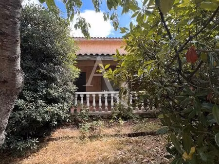 villa 5 pièces 85 m²