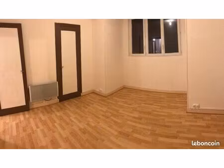 loue appartement 2 pièces et garage