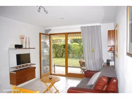 t3  50m2  avec jardin privatif de 90 m. situé a deux pas de la plage de saint-jorioz et de