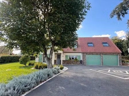 maison + dépendances secteur calme entièrement domotisée