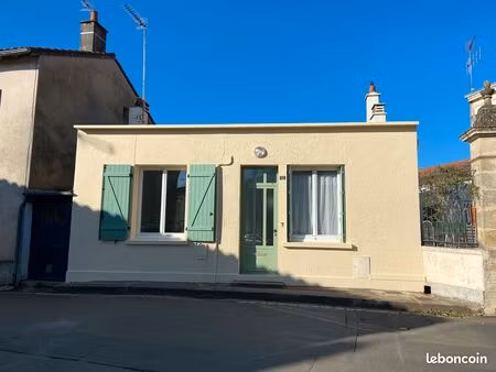 maison plain-pied centre-ville coulonges