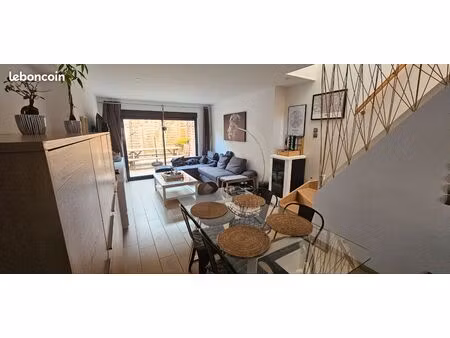maison entièrement rénovée à louer 2 chambres + mezzanine