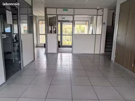 bureaux 251 m² saint-étienne-du-rouvray