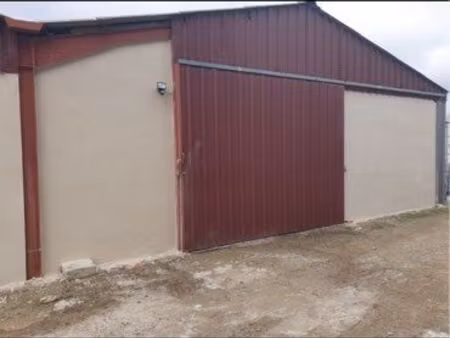hangar 100m2